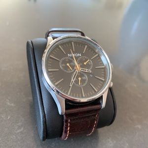 Nixon Right On Time Sentry Chrono